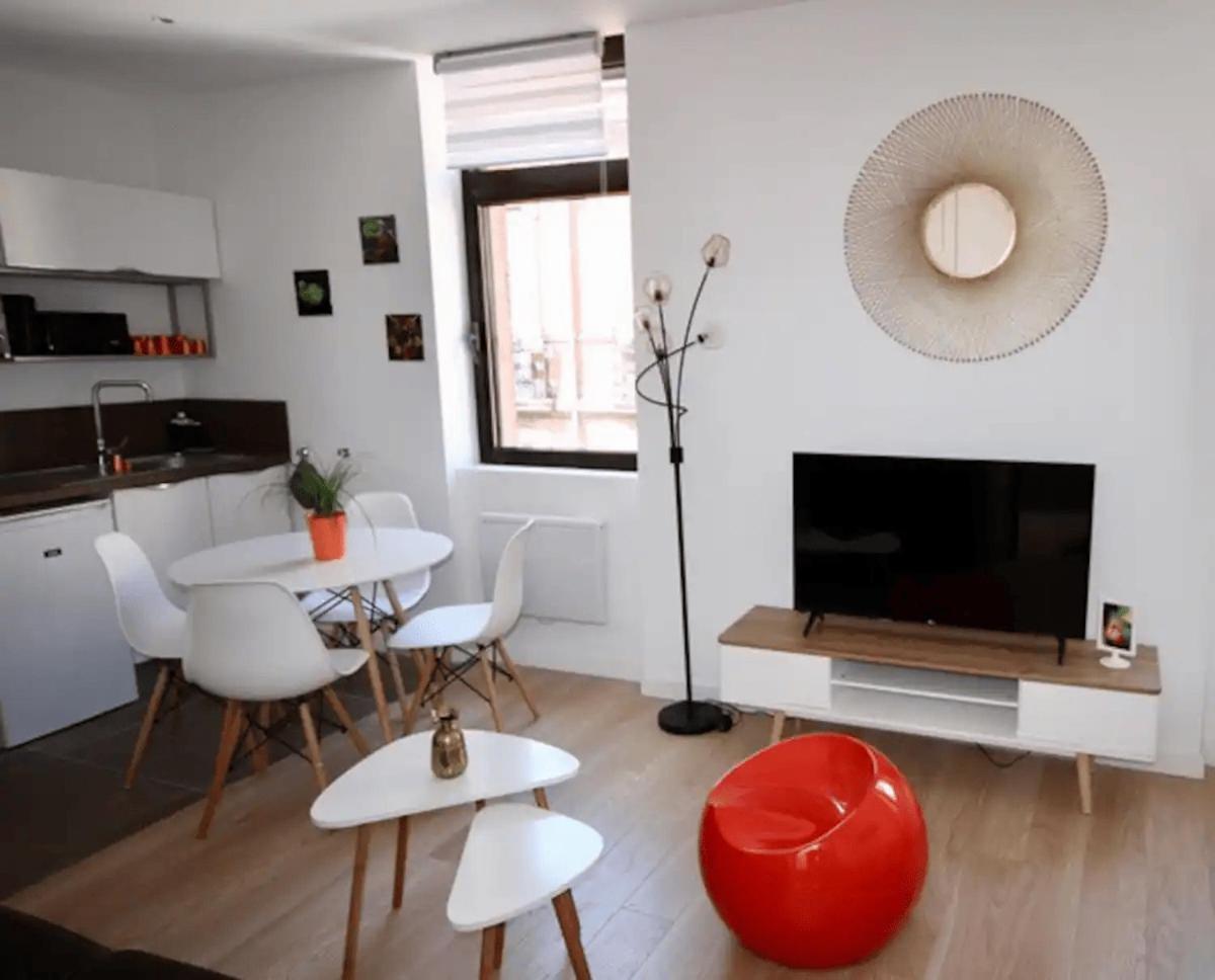 Tout Beau Tout Neuf Toulouse Bagian luar foto